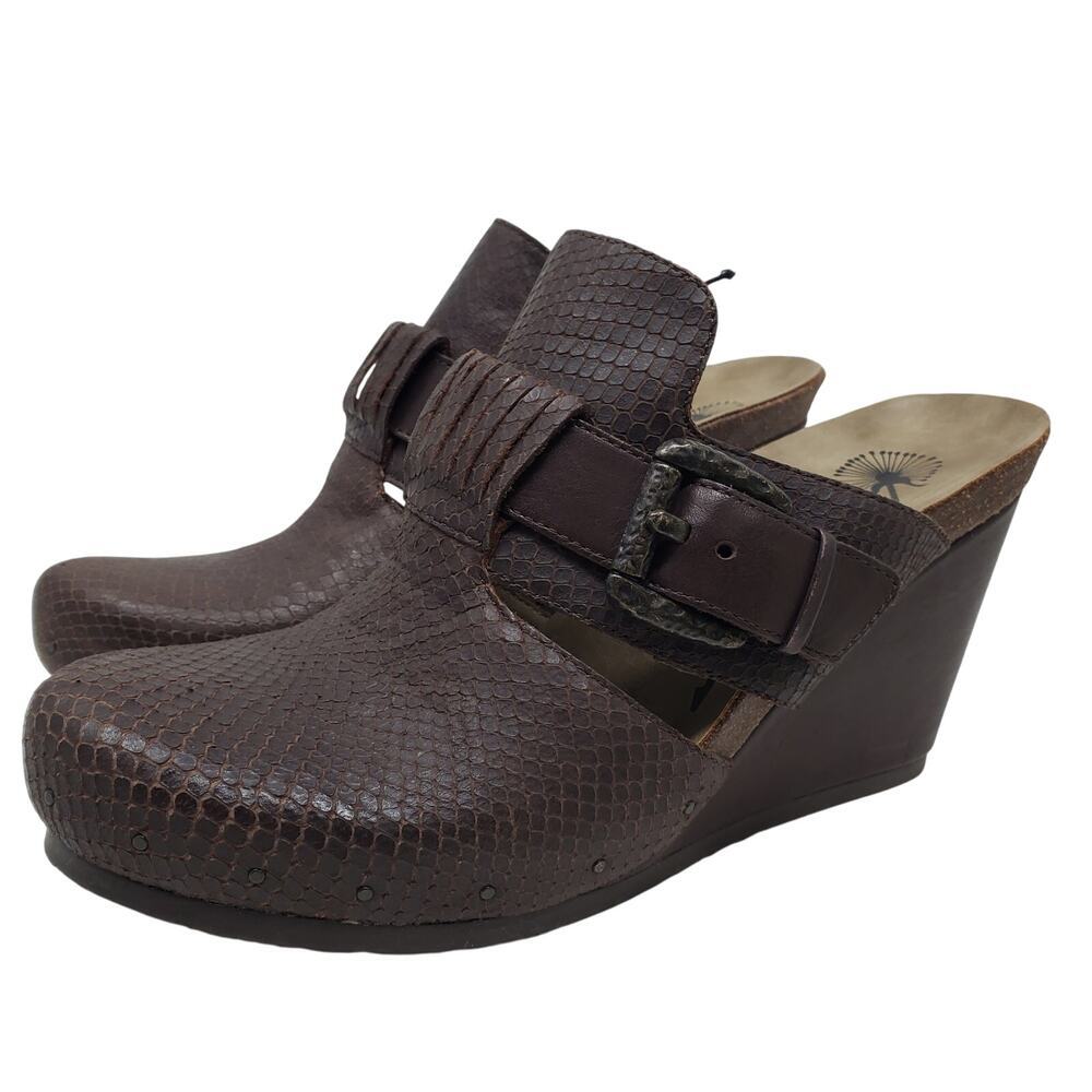 🤎 OTBT Rusk Brown Leather Buckle Wedge Mules 10